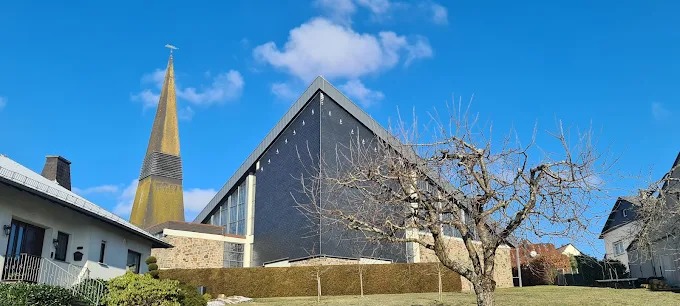 Heilig-Kreuz-Kirche Darscheid