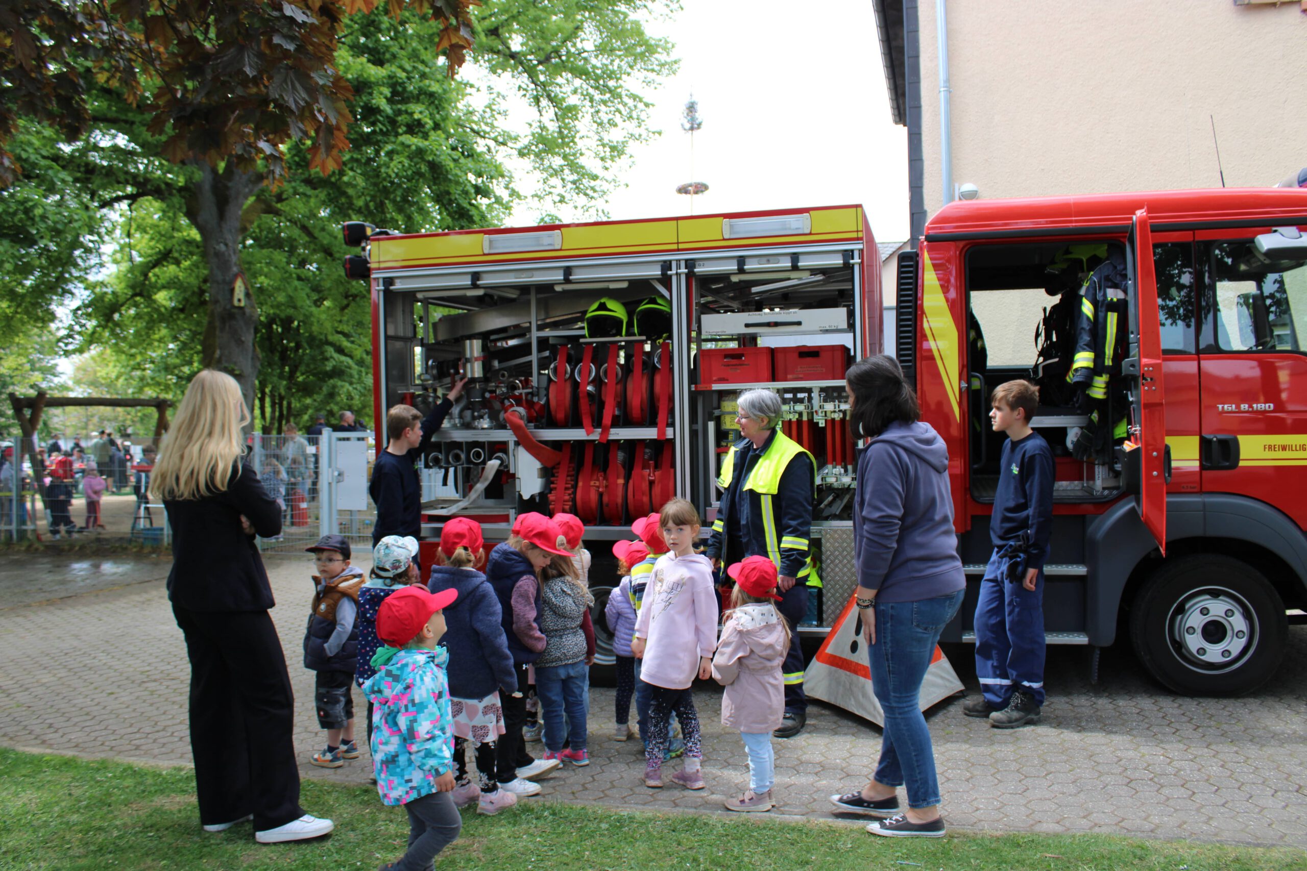 Fahrzeugbesichtigungen der Kindergartenkinder